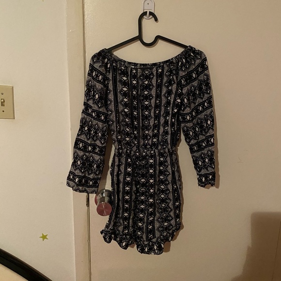 ⭐️2/$40⭐️Tribal styled Romper - Picture 2 of 6